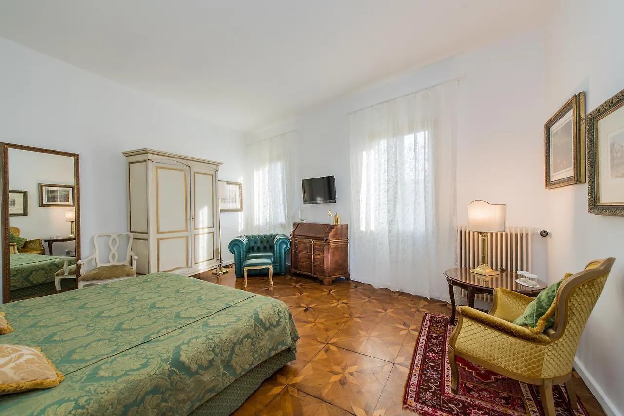 Savoia E Jolanda Apartments Venedig Italien